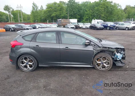 2017 Ford Focus St z USA, uszkodzony, nr VIN 1FADP3L95HL275307